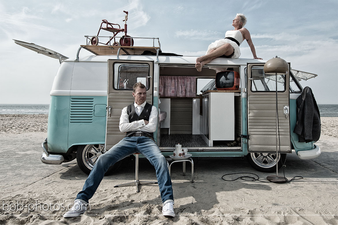 Volkswagen T1 retro Bruidsfotografie Renesse Philippe en Ineke 34