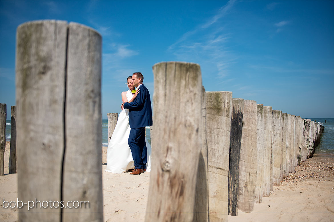 strand bij Westhoven Bruidsfotografie Renesse Leo & Ilona  23