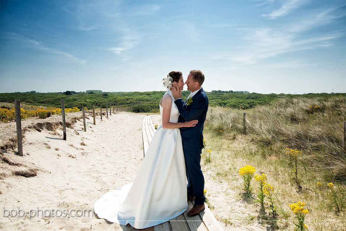 strand bij Westhoven Bruidsfotografie Renesse Leo & Ilona  27