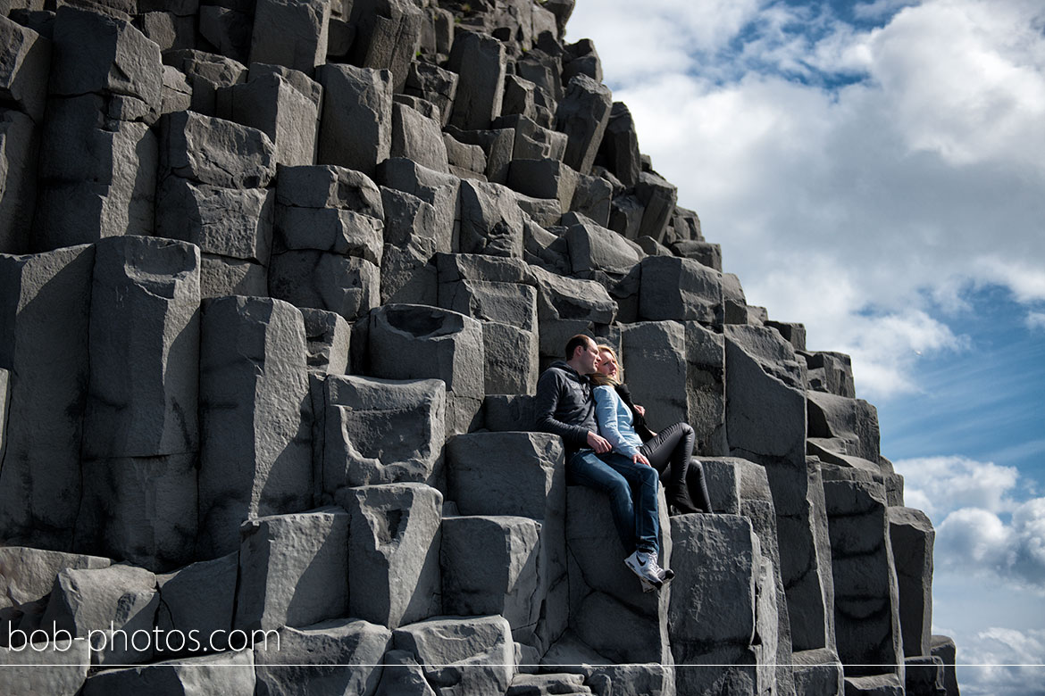 Reynisdrangar op reynisfjara strand Loveshoot IJsland