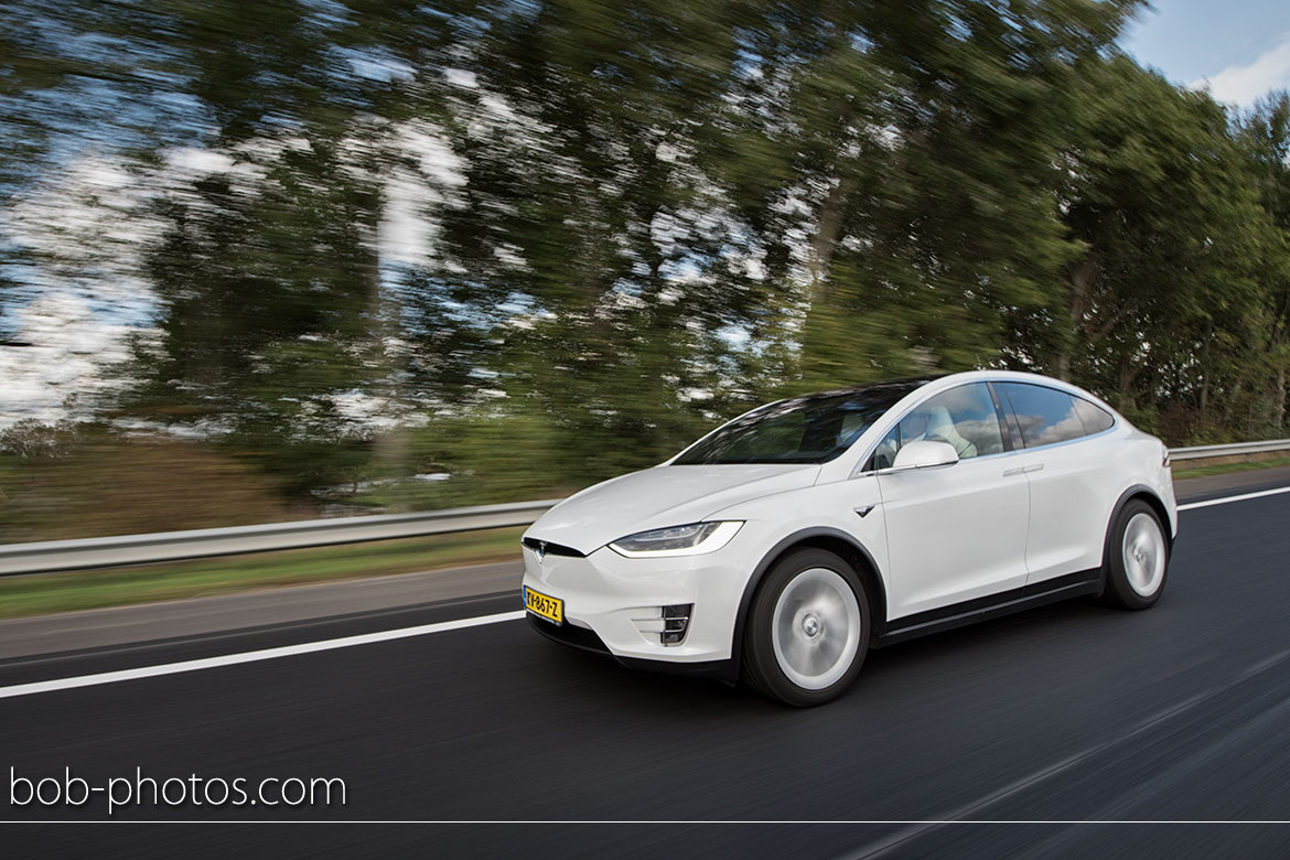 Tesla Model X Bruidsfotografie Oud Gastel