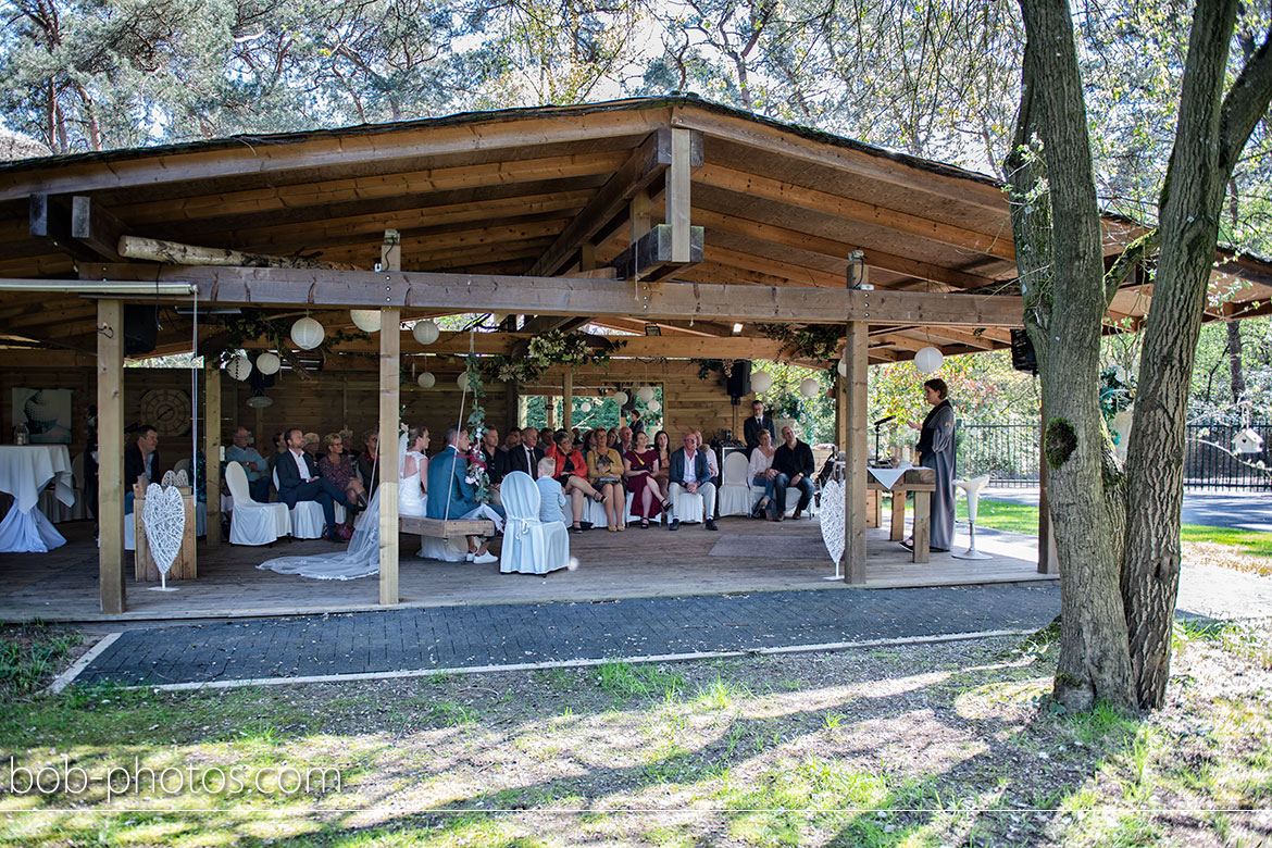 Natuurlijk! 
 Kloof Bruidsfotografie Tholen