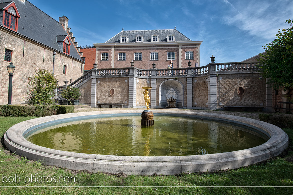 Bruidsfotografie Markiezenhof historische Franse tuin